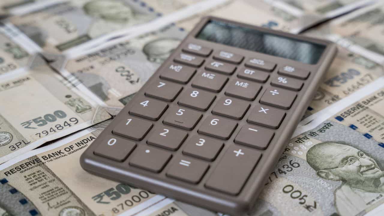 8th Pay Commission: ഡിഎ പൂജ്യത്തിലേക്കോ? ശമ്പള വർദ്ധനവ് കാത്തിരിക്കുന്നവർ ഇതും അറിയണം 8th Pay Commission: ഡിഎ പൂജ്യത്തിലേക്കോ? ശമ്പള വർദ്ധനവ് കാത്തിരിക്കുന്നവർ ഇതും അറിയണം