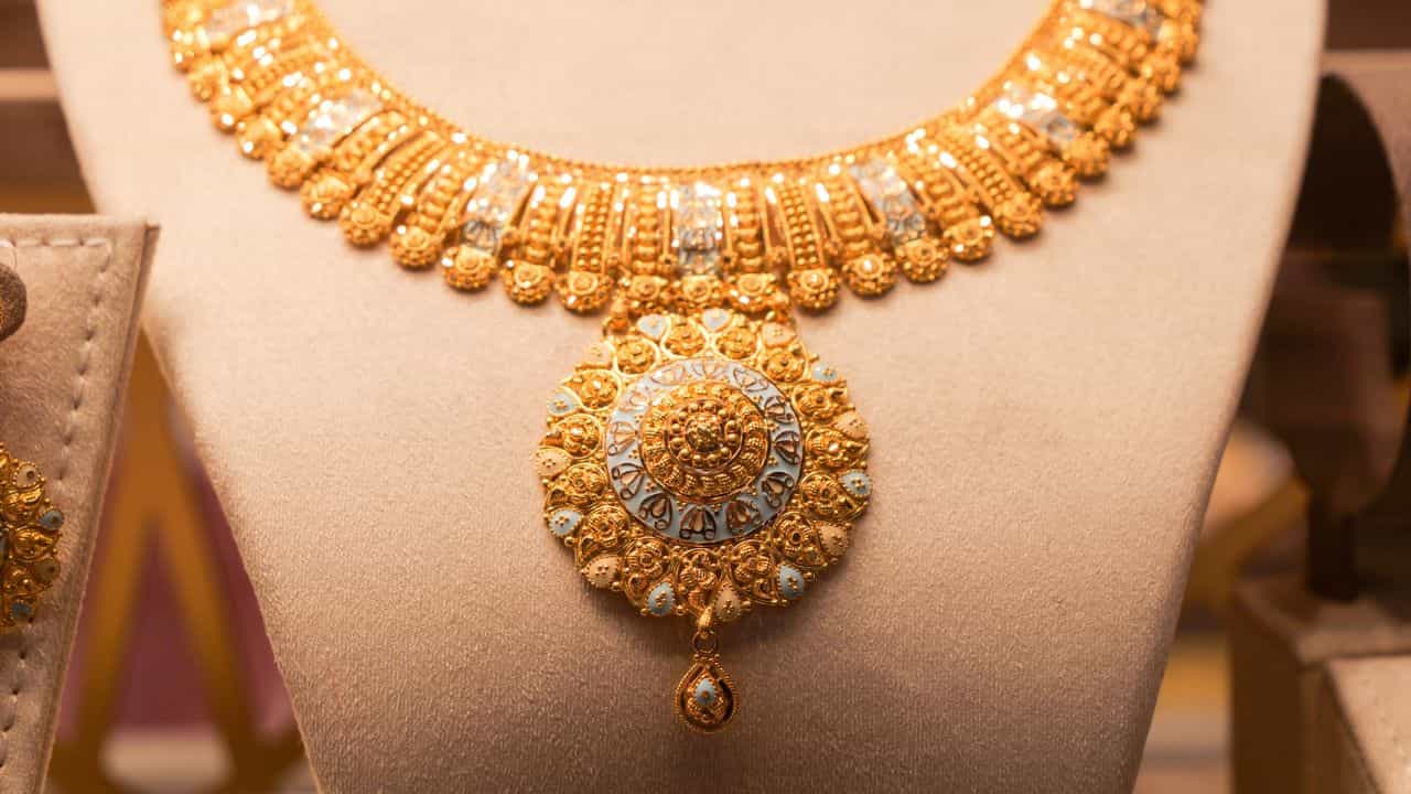 Kerala Gold Rate: ഹാവൂ ആശ്വാസമായി, സ്വർണവിലയിൽ വൻ ഇടിവ്; ഇന്നത്തെ നിരക്ക് Kerala Gold Rate: ഹാവൂ ആശ്വാസമായി, സ്വർണവിലയിൽ വൻ ഇടിവ്; ഇന്നത്തെ നിരക്ക്