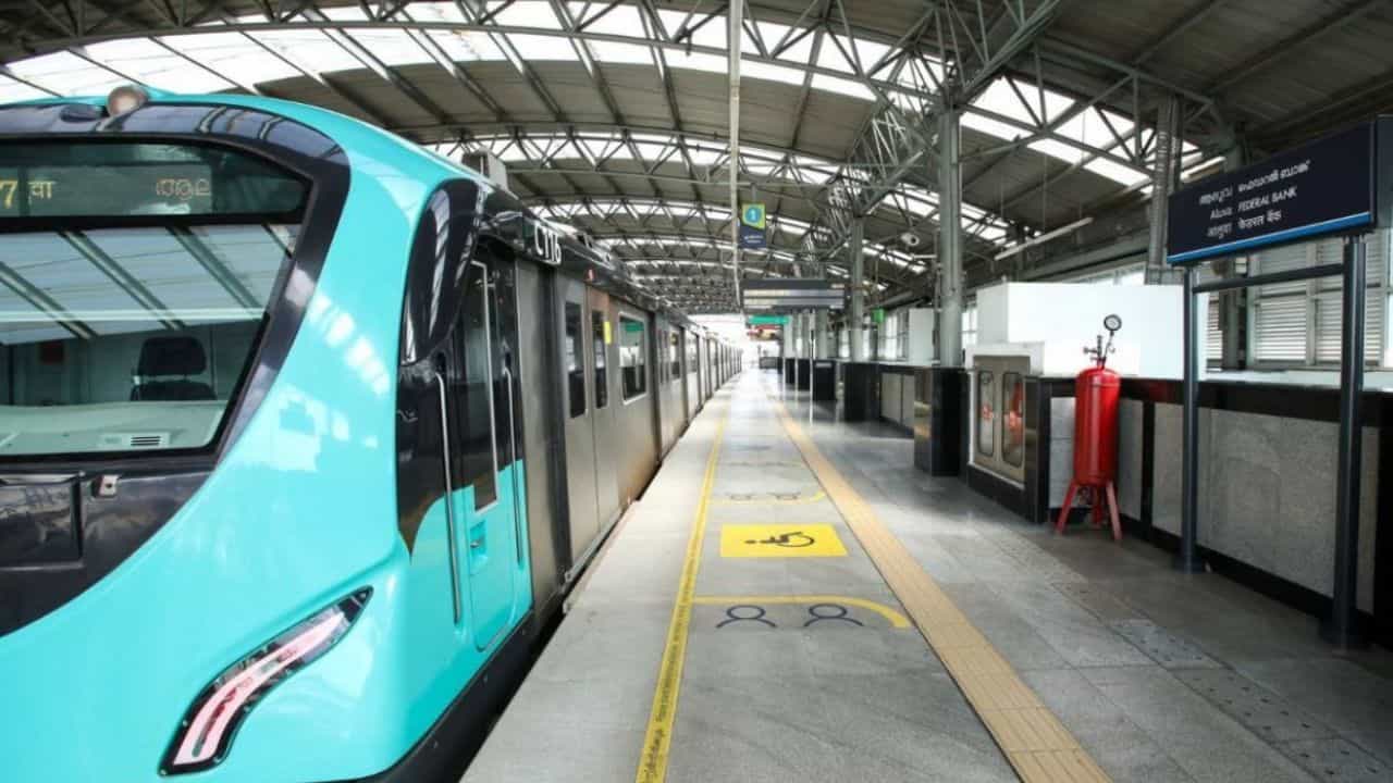 Thiruvananthapuram Metro: തിരുവനന്തപുരം മെട്രോ, വീണ്ടും ആശയക്കുഴപ്പം; സിഎംപി എവിടെ? വിശദീകരണം തേടി സർക്കാർ Thiruvananthapuram Metro: തിരുവനന്തപുരം മെട്രോ, വീണ്ടും ആശയക്കുഴപ്പം; സിഎംപി എവിടെ? വിശദീകരണം തേടി സർക്കാർ