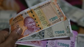 8ാം ശമ്പള കമ്മീഷന്‍ കുടിശിക;ജീവനക്കാര്‍ക്ക് 3.32 ലക്ഷം രൂപ വരെ...