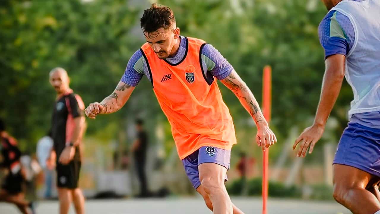 Kerala Blasters: പകരക്കാരുടെ നിരയില് പോലുമില്ല; അഡ്രിയാന് ലൂണ എവിടെ? ഒടുവില് വെളിപ്പെടുത്തല് Kerala Blasters: പകരക്കാരുടെ നിരയില് പോലുമില്ല; അഡ്രിയാന് ലൂണ എവിടെ? ഒടുവില് വെളിപ്പെടുത്തല്
