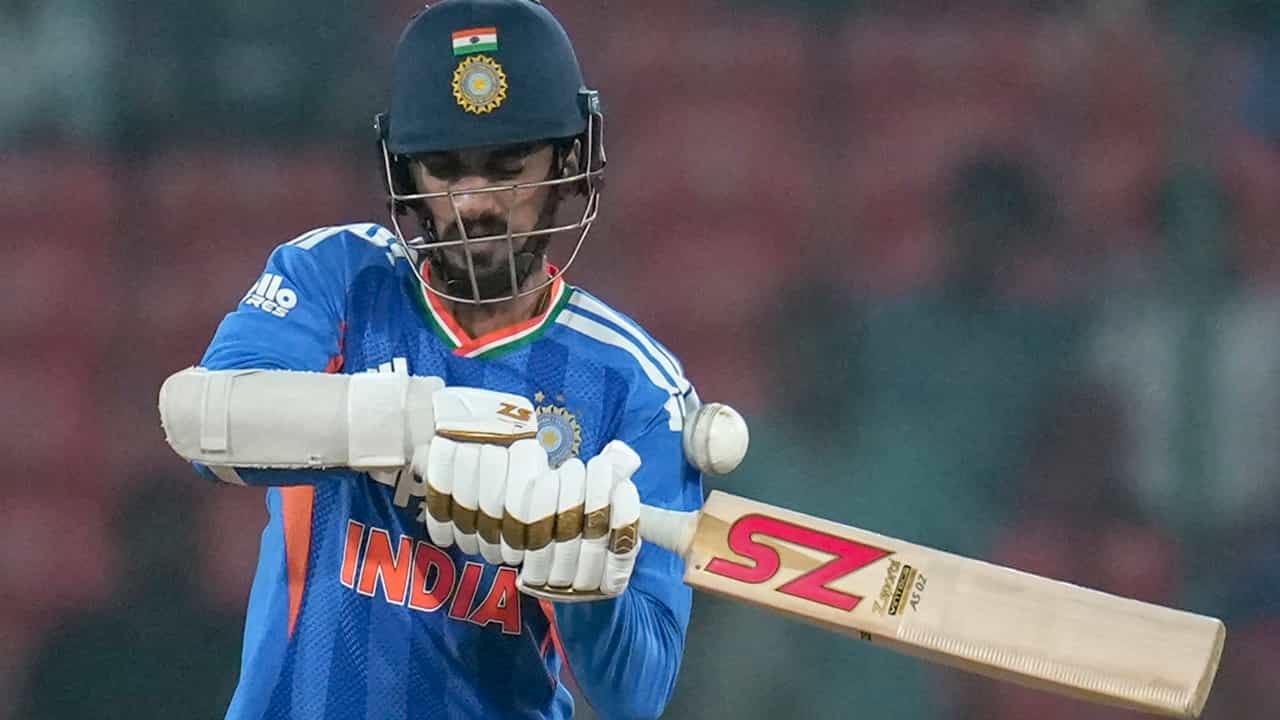 സ്റ്റമ്പ്‌ ലക്ഷ്യമാക്കൂ, ബാറ്ററെയല്ല! അർഷ്ദീപിനെ വേട്ടയാടിയ ഷമാർ ജോസഫിനെതിരെ ഗവാസ്‌കര്‍
