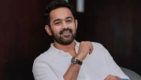 സൂപ്പർ പവർ ആണത്; കരയുന്ന കുട്ടികൾക്ക് ഫോൺ കൊടുത്ത് സമാധാനിപ്പി...