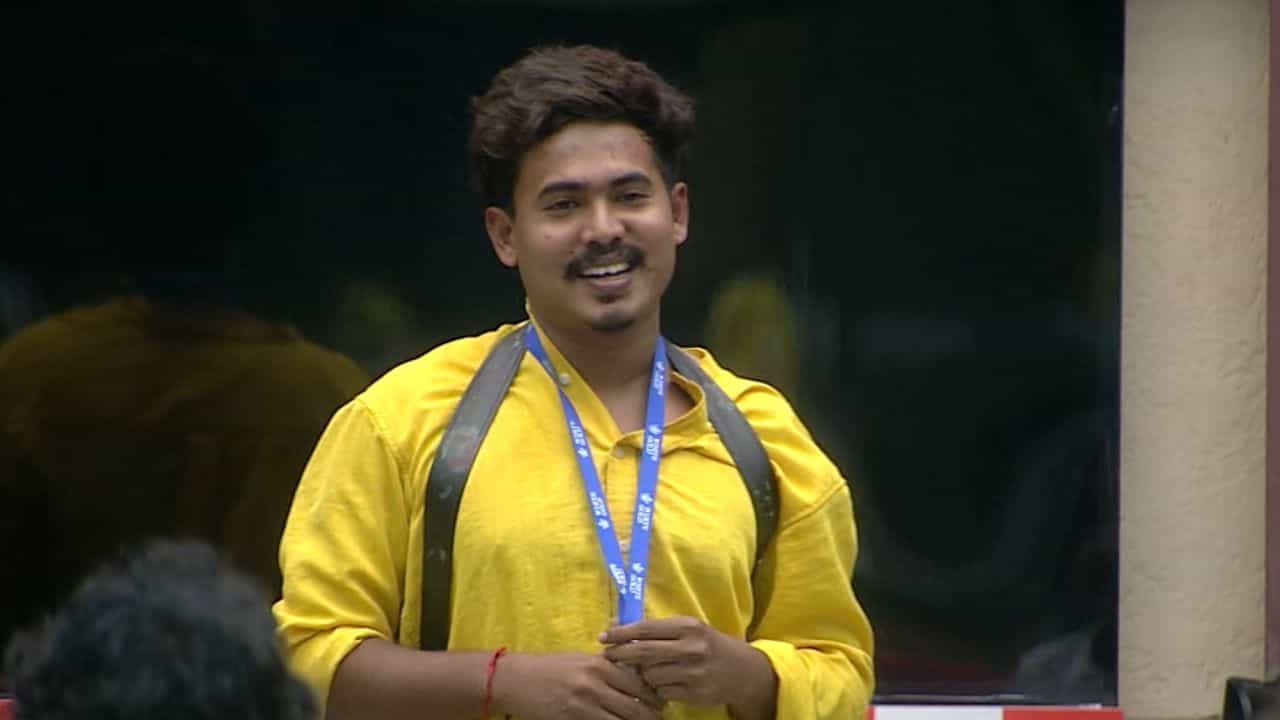 Bigg Boss Malayalam Season 8: ഇനി കൊമ്പനാണ് ലീഡർ, ഹൗസിൽ പുതിയ വൈൽഡ് കാർഡ് എൻട്രിയും Bigg Boss Malayalam Season 8: ഇനി കൊമ്പനാണ് ലീഡർ, ഹൗസിൽ പുതിയ വൈൽഡ് കാർഡ് എൻട്രിയും