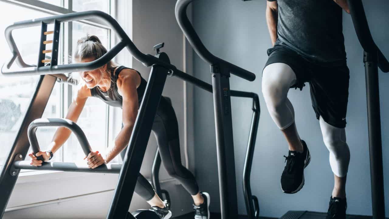Fitness Guide: ഒരു മണിക്കൂർ ട്രെഡ്മില്ലിൽ ഓടുന്നതിൻ്റെ ഗുണം വെറും 20 മിനിറ്റിൽ നേടാം! എന്താണ് HIIT വർക്കൗട്ട്? Fitness Guide: ഒരു മണിക്കൂർ ട്രെഡ്മില്ലിൽ ഓടുന്നതിൻ്റെ ഗുണം വെറും 20 മിനിറ്റിൽ നേടാം! എന്താണ് HIIT വർക്കൗട്ട്?