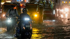 ചെന്നൈയിൽ അതിതീവ്ര മഴ: നഗരം വെള്ളക്കെട്ടിൽ, വിമാനങ്ങൾ വഴിതിരിച്ചു