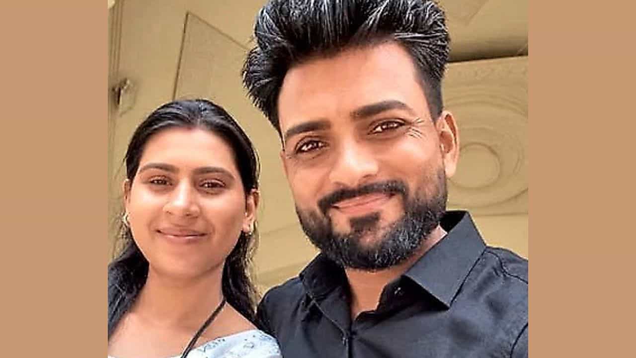 കാലുകൾ പരസ്പരം ചങ്ങല കൊണ്ട് ബന്ധിച്ച നിലയിൽ; പ്രണയിച്ച് വിവാഹിതരായ ദമ്പതികൾ നദിയിൽ മരിച്ച നിലയിൽ കാലുകൾ പരസ്പരം ചങ്ങല കൊണ്ട് ബന്ധിച്ച നിലയിൽ; പ്രണയിച്ച് വിവാഹിതരായ ദമ്പതികൾ നദിയിൽ മരിച്ച നിലയിൽ