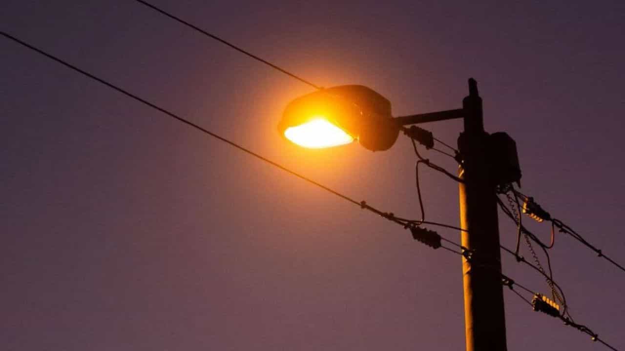 Electricity Price Hike:എല്ലാരും കേട്ടോളീ..! സംസ്ഥാനത്ത് വൈദ്യുതി നിരക്ക് സർചാർജും കൂടും