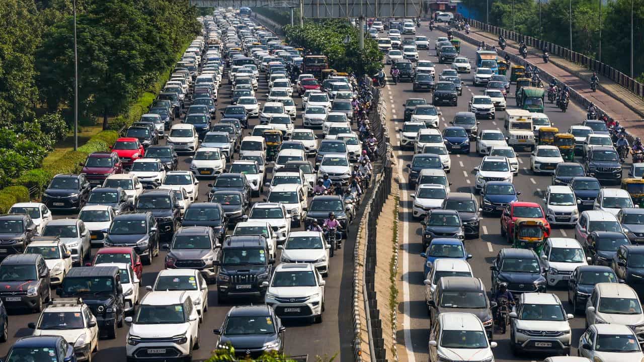 ADAS : സേഫ്റ്റി മുഖ്യം! കാറുകളിൽ അഡാസ് നിർബന്ധമാക്കുന്നു ADAS : സേഫ്റ്റി മുഖ്യം! കാറുകളിൽ അഡാസ് നിർബന്ധമാക്കുന്നു