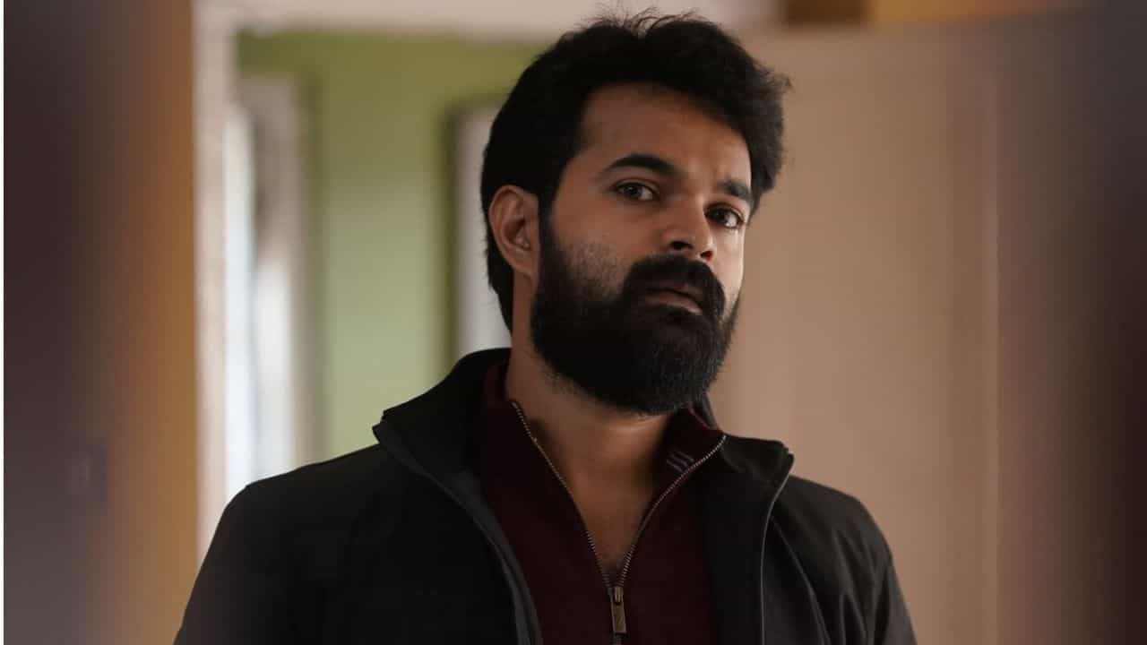 Hakeem Shajahan: “രജനി സാറിൻ്റെ മുഖത്ത് നോക്കി അഭിനയിച്ചപ്പോൾ ചങ്ക് കയ്യിൽ പിടിച്ച പോലെ തോന്നി”; അനുഭവം പറഞ്ഞ് ഹക്കീം ഷാജഹാൻ Hakeem Shajahan: “രജനി സാറിൻ്റെ മുഖത്ത് നോക്കി അഭിനയിച്ചപ്പോൾ ചങ്ക് കയ്യിൽ പിടിച്ച പോലെ തോന്നി”; അനുഭവം പറഞ്ഞ് ഹക്കീം ഷാജഹാൻ