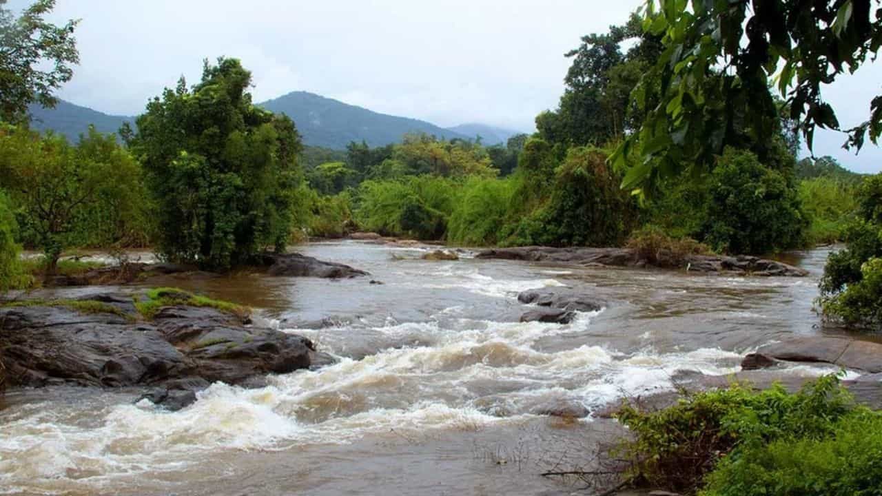 Kerala Travel Spots: ഒരാഴ്ച അവധിയില്ലേ? വീട്ടിലിരുന്ന് സമയം കളയേണ്ട; അധികമാരും കാണാത്ത കിടിലൻ സ്പോട്ടുകൾ