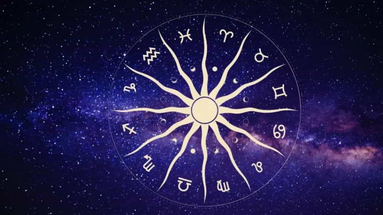 Horoscope Malayalam: നിങ്ങളുടെ ചില തീരുമാനങ്ങൾ വീട്ടിൽ കലഹത്തിന് വഴിയൊരുക്കും; 12 രാശികളുടെ സമ്പൂർണ്ണ ഫലം Horoscope Malayalam: നിങ്ങളുടെ ചില തീരുമാനങ്ങൾ വീട്ടിൽ കലഹത്തിന് വഴിയൊരുക്കും; 12 രാശികളുടെ സമ്പൂർണ്ണ ഫലം
