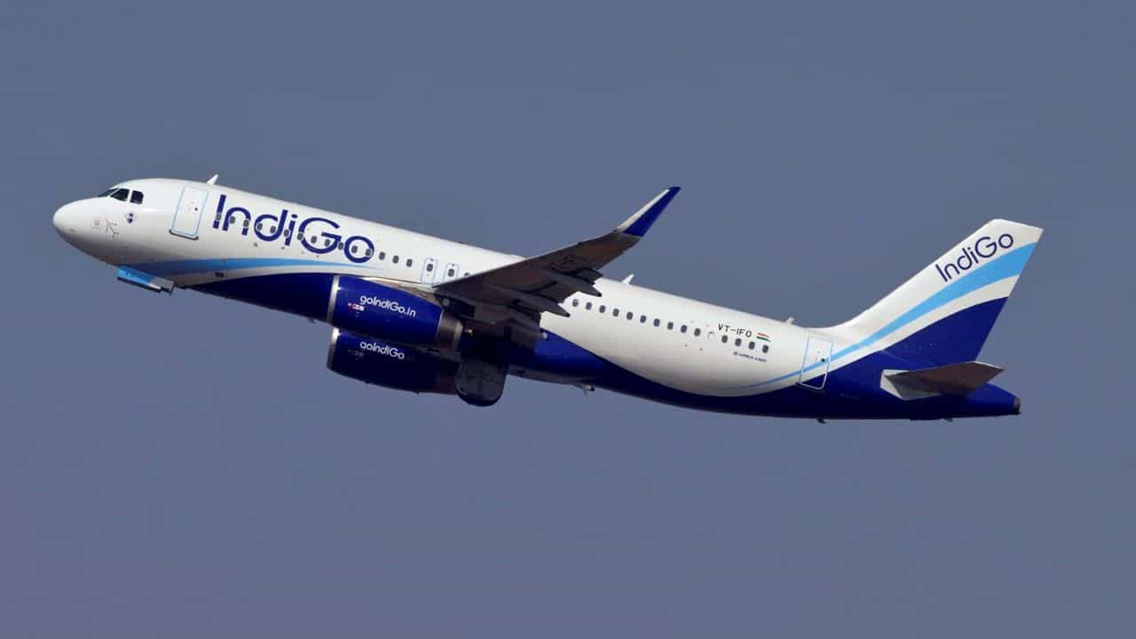 Indigo Fuel Surcharge: ഇൻഡിഗോ ടിക്കറ്റ് നിരക്കുകൾ വർധിപ്പിച്ചു; ഗൾഫിലേക്ക് 5,500 രൂപ അധികം! Indigo Fuel Surcharge: ഇൻഡിഗോ ടിക്കറ്റ് നിരക്കുകൾ വർധിപ്പിച്ചു; ഗൾഫിലേക്ക് 5,500 രൂപ അധികം!