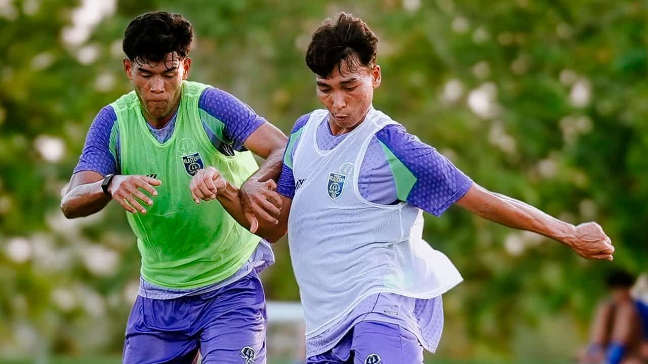 Kerala Blasters: പുതിയ ഉടമകള്, പുതിയ താരങ്ങള്; അടിമുടി മാറി കേരള ബ്ലാസ്റ്റേഴ്സ്; ഷെഡ്യൂള് ഇങ്ങനെ Kerala Blasters: പുതിയ ഉടമകള്, പുതിയ താരങ്ങള്; അടിമുടി മാറി കേരള ബ്ലാസ്റ്റേഴ്സ്; ഷെഡ്യൂള് ഇങ്ങനെ