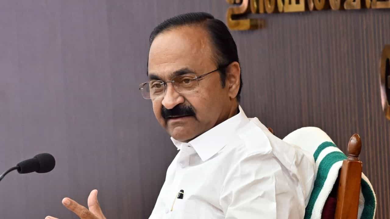 മന്ത്രിമാര്ക്ക് 25000 വീതം, എംഎല്എമാര്ക്ക് 28000 രൂപയും, ശമ്പള വര്ദ്ധനവിന് അംഗീകാരം നല്കി മന്ത്രിസഭ മന്ത്രിമാര്ക്ക് 25000 വീതം, എംഎല്എമാര്ക്ക് 28000 രൂപയും, ശമ്പള വര്ദ്ധനവിന് അംഗീകാരം നല്കി മന്ത്രിസഭ