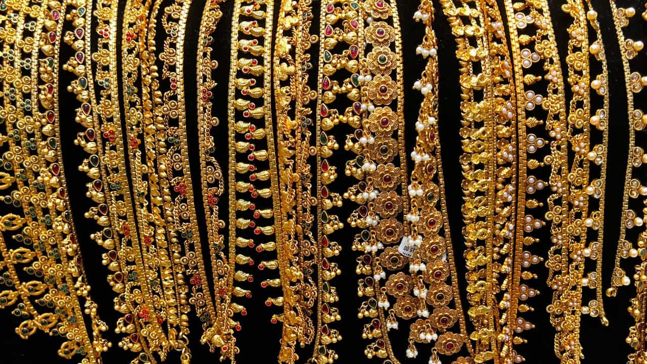 Kerala Gold Rate: എന്നാലും എന്റെ പൊന്നോ നീ തന്നെ ആണോ ഇത്? ഒക്ടോബര്‍ ഒന്നിലെ സ്വര്‍ണവില