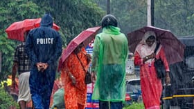 മഴ മുന്നറിയിപ്പിൽ മാറ്റം! വരും ദിവസങ്ങളിൽ ഇടിയോടുകൂടിയ ശക്തമായ മഴ