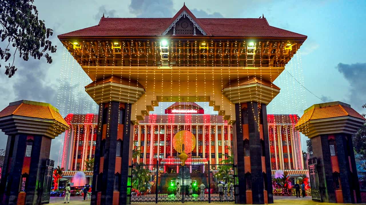 Kerala Assembly: നിയമസഭാ സമ്മേളനം ഇന്ന് മുതല്; ഗ്യാനേഷ് കുമാറിനെതിരെ പ്രമേയം അവതരിപ്പിക്കാന് മുഖ്യമന്ത്രി Kerala Assembly: നിയമസഭാ സമ്മേളനം ഇന്ന് മുതല്; ഗ്യാനേഷ് കുമാറിനെതിരെ പ്രമേയം അവതരിപ്പിക്കാന് മുഖ്യമന്ത്രി