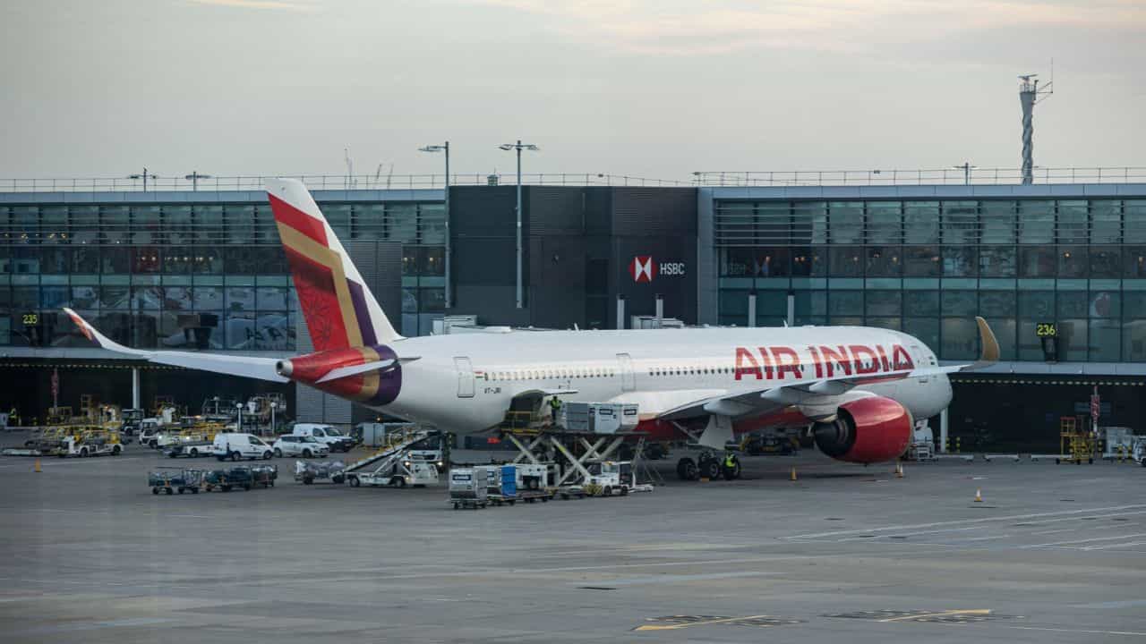 Kochi Flights Cancelled: പ്രവാസി യാത്രക്കാർ ശ്രദ്ധിക്കുക: കൊച്ചിയിൽ നിന്നുള്ള ജിദ്ദ വിമാന സർവീസുകൾ റദ്ദാക്കി Kochi Flights Cancelled: പ്രവാസി യാത്രക്കാർ ശ്രദ്ധിക്കുക: കൊച്ചിയിൽ നിന്നുള്ള ജിദ്ദ വിമാന സർവീസുകൾ റദ്ദാക്കി