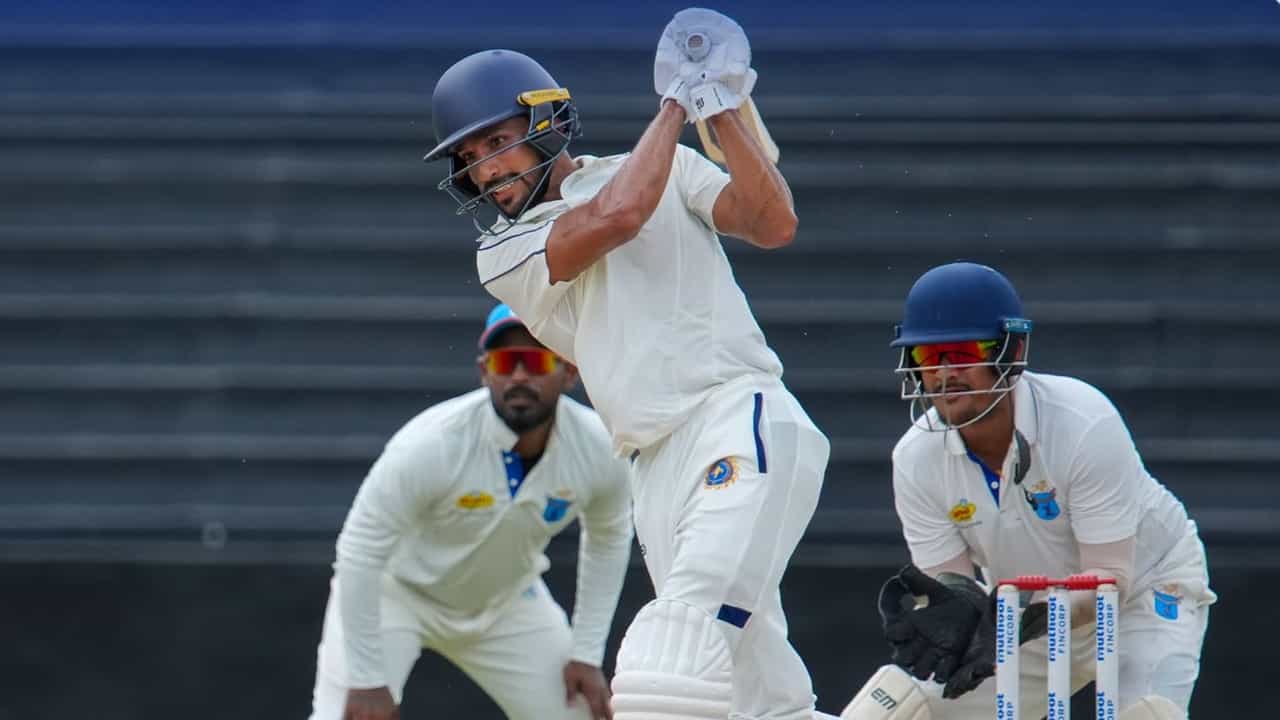 Ranji Trophy: സച്ചിന് ബേബിക്ക് പിന്നാലെ മുഹമ്മദ് അസ്ഹറുദ്ദീനും സെഞ്ചുറി; കേരളത്തിന് കൂറ്റന് സ്കോര് Ranji Trophy: സച്ചിന് ബേബിക്ക് പിന്നാലെ മുഹമ്മദ് അസ്ഹറുദ്ദീനും സെഞ്ചുറി; കേരളത്തിന് കൂറ്റന് സ്കോര്