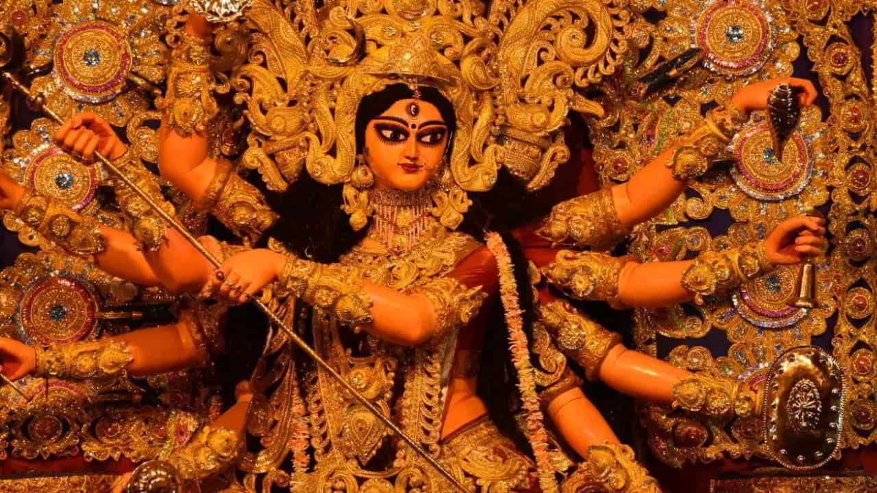 Navratri 2026: നവരാത്രിയുടെ 9 ദിവസങ്ങൾ ദുർഗ്ഗാദേവിയെ എങ്ങനെ ആരാധിക്കണം? പൂജാ രീതി, അനുഷ്ഠാനങ്ങൾ തുടങ്ങി അറിയേണ്ടതെല്ലാം Navratri 2026: നവരാത്രിയുടെ 9 ദിവസങ്ങൾ ദുർഗ്ഗാദേവിയെ എങ്ങനെ ആരാധിക്കണം? പൂജാ രീതി, അനുഷ്ഠാനങ്ങൾ തുടങ്ങി അറിയേണ്ടതെല്ലാം