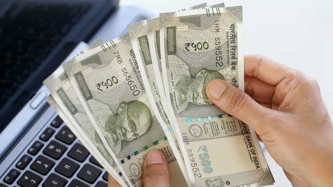 PM Vishwakarma Yojana: പിഎം വിശ്വകർമ യോജന; ദിവസവും 500 സ്റ്റൈപ്പൻഡ്, ടൂൾകിറ്റിന് 15,000 സഹായം PM Vishwakarma Yojana: പിഎം വിശ്വകർമ യോജന; ദിവസവും 500 സ്റ്റൈപ്പൻഡ്, ടൂൾകിറ്റിന് 15,000 സഹായം