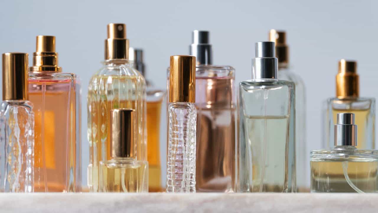 Perfume Bottles Reuse: പെർഫ്യൂം തീർന്നാൽ കുപ്പി കളയല്ലേ... വീണ്ടും ഉപയോഗിക്കാൻ ഐഡിയകൾ ഇതാ... Perfume Bottles Reuse: പെർഫ്യൂം തീർന്നാൽ കുപ്പി കളയല്ലേ... വീണ്ടും ഉപയോഗിക്കാൻ ഐഡിയകൾ ഇതാ...