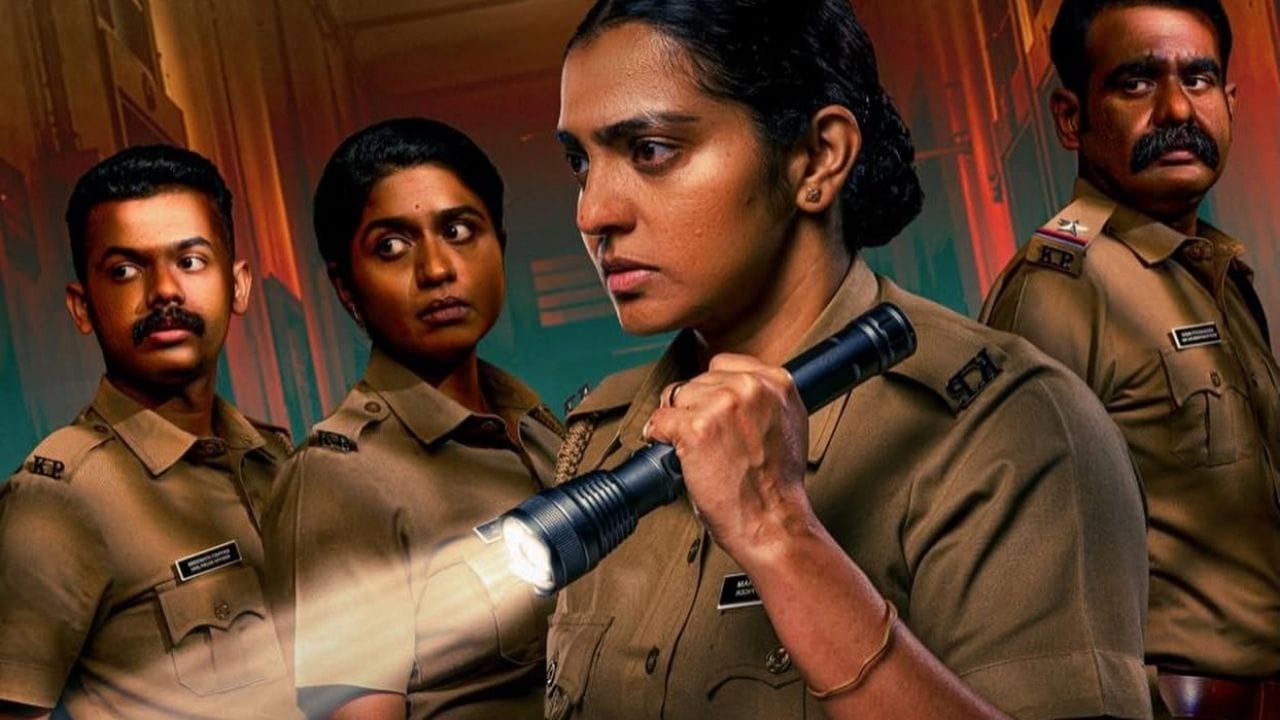 ഇന്ന് ഒടിടിയിൽ എത്തുന്ന മറ്റൊരു മലയാളം ചിത്രം പാർവതി തിരുവോത്ത് പ്രധാനവേഷത്തിലെത്തിയ പ്രഥമ ദൃഷ്ട്യാ കുറ്റക്കാർ. മികച്ച അഭിപ്രായം നേടി ബോക്സ്ഓഫീസിൽ നിന്നും 25 കോടിയിൽ അധികം കളക്ഷൻ നേടിയ ചിത്രത്തിൻ്റെ ഡിജിറ്റൽ അവകാശം സ്വന്തമാക്കിയിരിക്കുന്നത് നെറ്റ്ഫ്ലിക്സാണ്.
