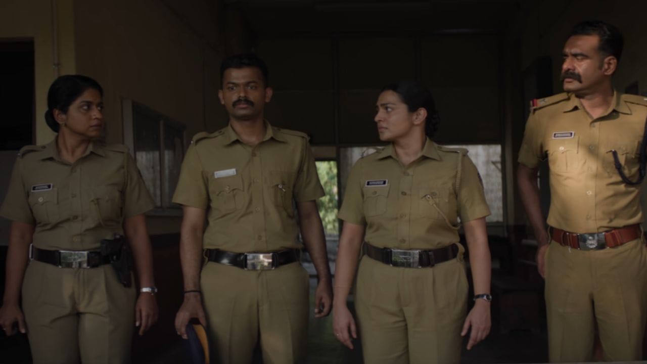 അത്തരത്തിൽ നോക്കുമ്പോൾപ്രഥമ ദൃഷ്ട്യാ കുറ്റക്കാർ സിനിമയെയും സോഷ്യൽ മീഡിയ സിനിമ പേജുകളിലെ നിരൂപകർ വെറുതെ വിടുന്നില്ല.  ഒരു പോലീസ് ഇൻവെസ്റ്റിഗേഷൻ സിനിമയായി എത്തിയ പ്രഥമ ദൃഷ്ട്യാ കുറ്റക്കാരെ സംബന്ധിച്ചിടത്തോളം കഥയിൽ കുറച്ചധികം ലോജിക്കൽ എലമെന്റ്സ് കടന്നു വരുന്നുണ്ട്. ( Image Credit Source Social Media, Screen Grab)