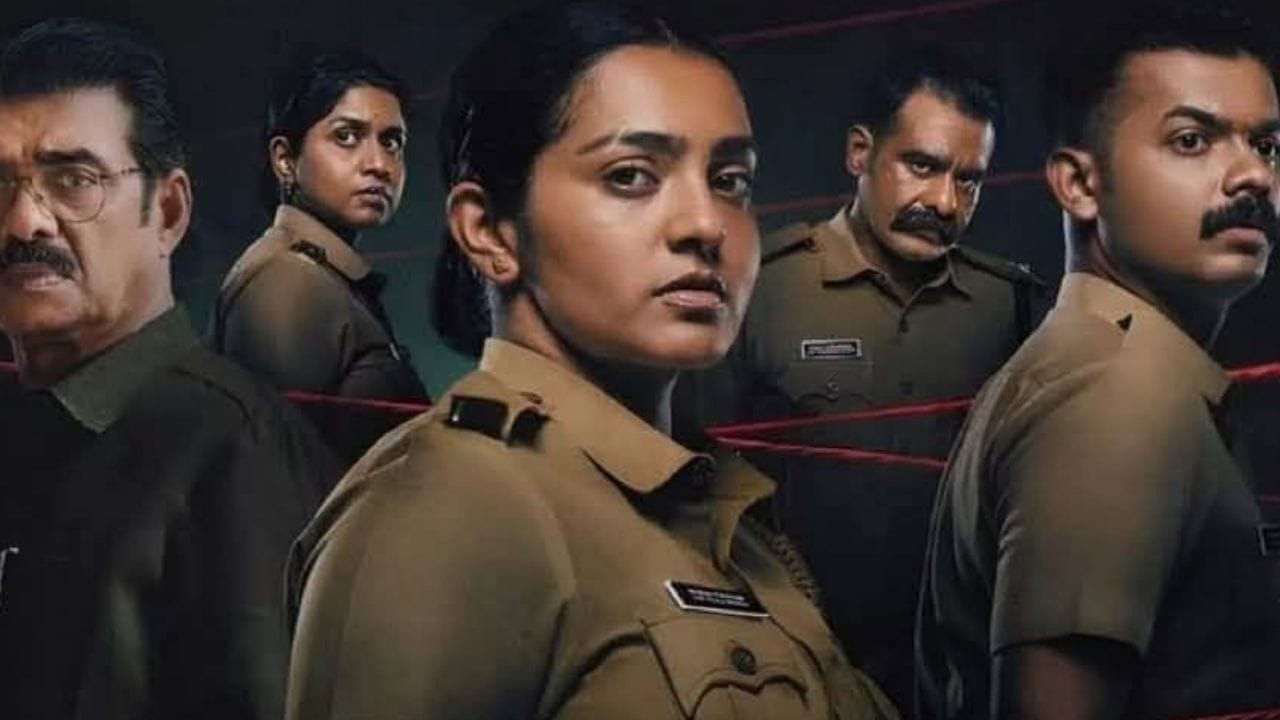 ഒക്ടോബർ ഒമ്പതാം തീയതി ഒടിടിയിൽ എത്തുന്ന മറ്റൊരു മലയാളം ചിത്രം പാർവതി തിരുവോത്തിൻ്റെ പ്രഥമ ദൃഷ്ട്യാ കുറ്റക്കാർ. മികച്ച അഭിപ്രായം നേടി ബോക്സ്ഓഫീസിൽ നിന്നും 25 കോടിയിൽ അധികം കളക്ഷൻ നേടിയ ചിത്രത്തിൻ്റെ ഡിജിറ്റൽ അവകാശം സ്വന്തമാക്കിയിരിക്കുന്നത് നെറ്റ്ഫ്ലിക്സാണ്. ഒക്ടോബർ ഒമ്പതാം തീയതി മുതൽ പ്രഥമ ദൃഷ്ട്യാ കുറ്റക്കാർ നെറ്റ്ഫ്ലിക്സിലൂടെ സംപ്രേഷണം ചെയ്യുന്നതാണ്.
