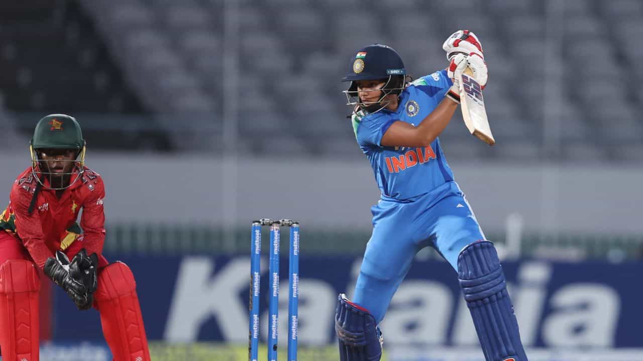 IND-W vs ZIM-W : 5 വിക്കറ്റുമായി വൈഷ്ണവി, തകർത്തടിച്ച് പ്രതികയും ഷെഫാലിയും; പരമ്പര തൂത്തുവാരി ഇന്ത്യൻ വനിതകൾ IND-W vs ZIM-W : 5 വിക്കറ്റുമായി വൈഷ്ണവി, തകർത്തടിച്ച് പ്രതികയും ഷെഫാലിയും; പരമ്പര തൂത്തുവാരി ഇന്ത്യൻ വനിതകൾ