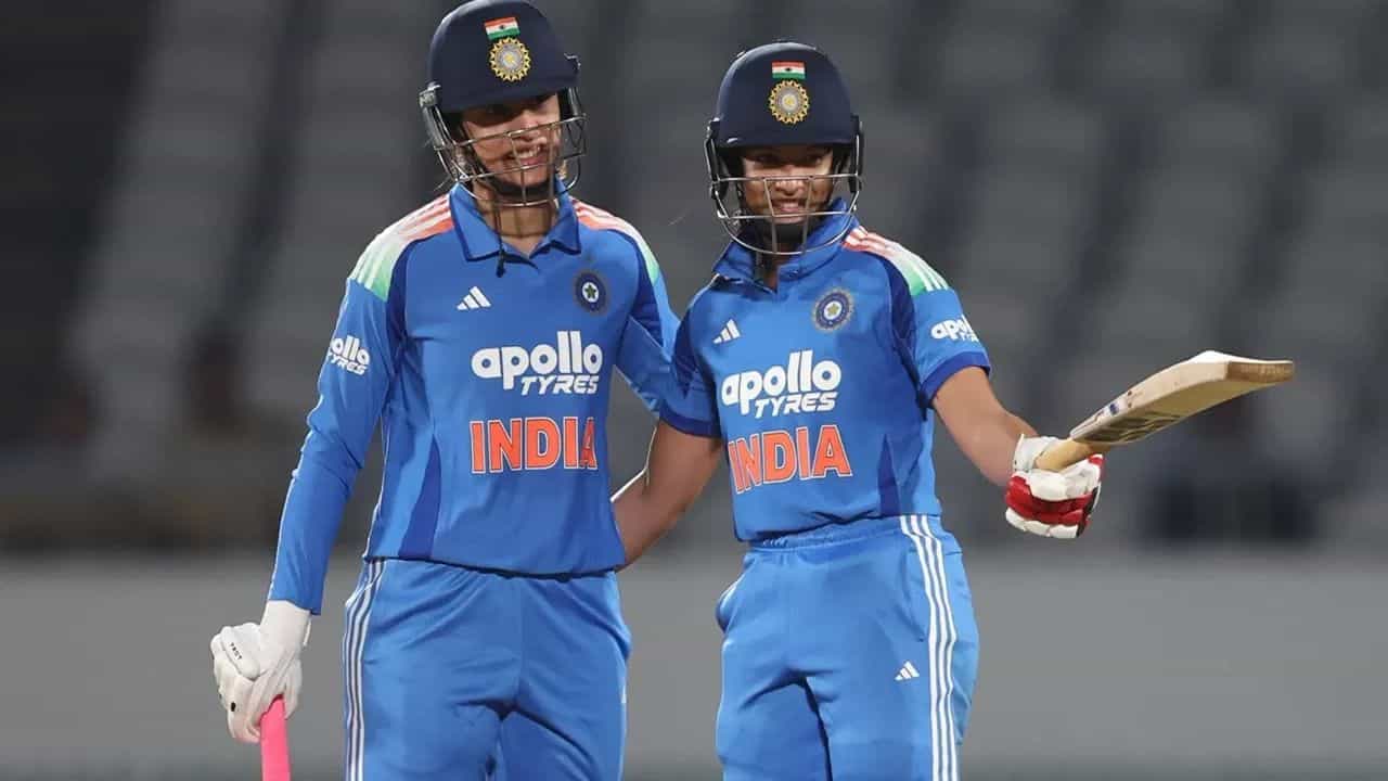 IND-W vs ZIM-W : തകർപ്പൻ സെഞ്ചുറിമായി പ്രതിക റാവൽ; സിംബാബ്വെയെ 9 വിക്കറ്റിന് തകര്ത്ത് ഇന്ത്യ IND-W vs ZIM-W : തകർപ്പൻ സെഞ്ചുറിമായി പ്രതിക റാവൽ; സിംബാബ്വെയെ 9 വിക്കറ്റിന് തകര്ത്ത് ഇന്ത്യ