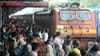 ഡിഗ്രിയുണ്ടോ? റെയിൽവേയിൽ വൻ ജോലി അവസരം! 3,500-ലധികം ഒഴിവുകൾ...