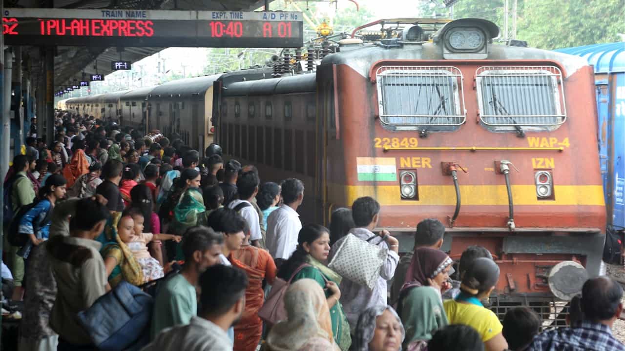 RRB NTPC Recruitment 2026: ഡിഗ്രിയുണ്ടോ? റെയിൽവേയിൽ വൻ ജോലി അവസരം! 3,500-ലധികം ഒഴിവുകൾ RRB NTPC Recruitment 2026: ഡിഗ്രിയുണ്ടോ? റെയിൽവേയിൽ വൻ ജോലി അവസരം! 3,500-ലധികം ഒഴിവുകൾ