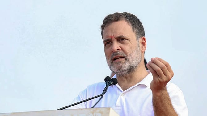 രാഹുൽ ഗാന്ധിയുടെ അകമ്പടി വാഹനങ്ങൾ കൂട്ടിയിടിച്ചു