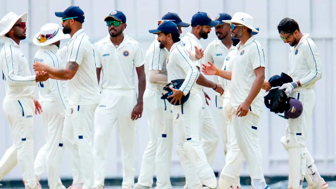 Ranji Trophy: ഏത് ഒഡീഷ, ഒഡീഷയൊക്കെ തീര്ന്നു; സക്സേനയുടെ ഫിഫറില് കേരളത്തിന് ഇന്നിങ്സ് ജയം Ranji Trophy: ഏത് ഒഡീഷ, ഒഡീഷയൊക്കെ തീര്ന്നു; സക്സേനയുടെ ഫിഫറില് കേരളത്തിന് ഇന്നിങ്സ് ജയം