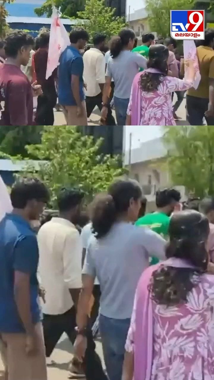 കൊല്ലത്ത് SFI മാർച്ചിനിടെ കോടിയേരിയുടെ ഫ്ലെക്സ് വലിച്ചു കീറി പ്രവർർത്തകൻ