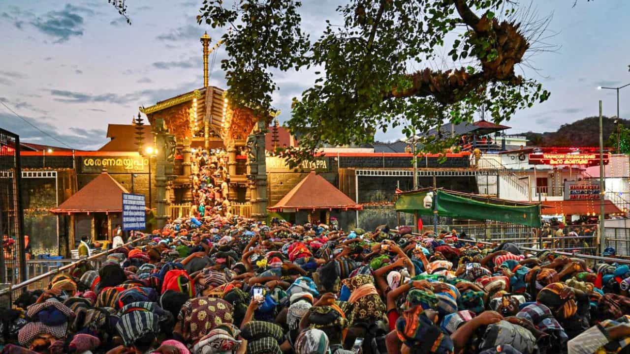 Sabarimala Ghee Shortage: ഭക്തർ എത്തിക്കുന്നത് തികയില്ല; ശബരിമലയിൽ നെയ്യ് വാങ്ങിക്കാൻ ടെൻഡർ ക്ഷണിച്ചു Sabarimala Ghee Shortage: ഭക്തർ എത്തിക്കുന്നത് തികയില്ല; ശബരിമലയിൽ നെയ്യ് വാങ്ങിക്കാൻ ടെൻഡർ ക്ഷണിച്ചു