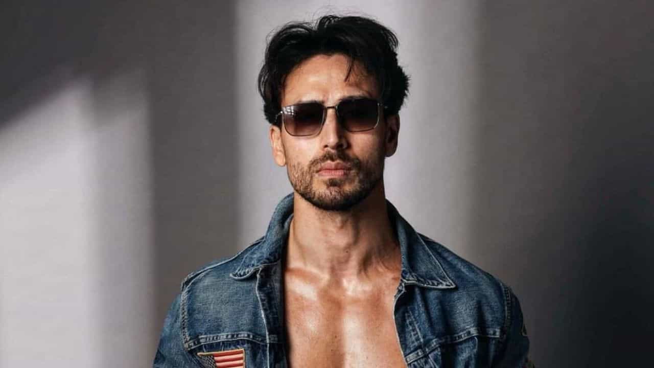 Tiger Shroff: ടൈഗർ ഷ്റോഫിന് നേരെ വെടിവെയ്പ്പ്, ഡ്രൈവർക്ക് പരിക്കേറ്റു, പിന്നിൽ ബിഷ്ണോയ് സംഘം ? Tiger Shroff: ടൈഗർ ഷ്റോഫിന് നേരെ വെടിവെയ്പ്പ്, ഡ്രൈവർക്ക് പരിക്കേറ്റു, പിന്നിൽ ബിഷ്ണോയ് സംഘം ?