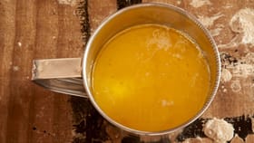 Ghee Adulteration Tips: കൈവെള്ളയിൽ വെച്ചാൽ ഉരുകുമോ? നല്ല നെയ്യ് തിരിച്ചറിയാനുള്ള നാടൻ വിദ്യകൾ...