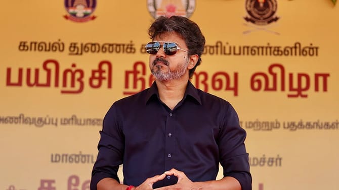 അവസാന നിമിഷം, തമിഴ്നാട് മുഖ്യമന്ത്രി വിജയിയുടെ കേരള സന്ദർശനം