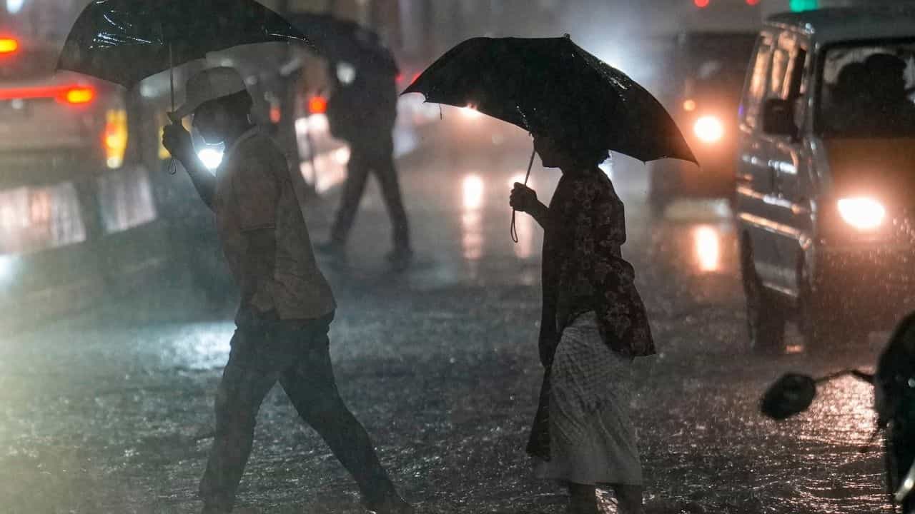 Kerala Rain Alert : തിരുവനന്തപുരത്തും ഇടുക്കിയിലും കനത്ത മഴ; അടിമാലി-മൂന്നാർ റൂട്ട് അടച്ചു Kerala Rain Alert : തിരുവനന്തപുരത്തും ഇടുക്കിയിലും കനത്ത മഴ; അടിമാലി-മൂന്നാർ റൂട്ട് അടച്ചു
