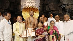 25 ലക്ഷത്തിൻ്റെ സ്വർണ പവിഴ മാല, 20 ലക്ഷം നിക്ഷേപം