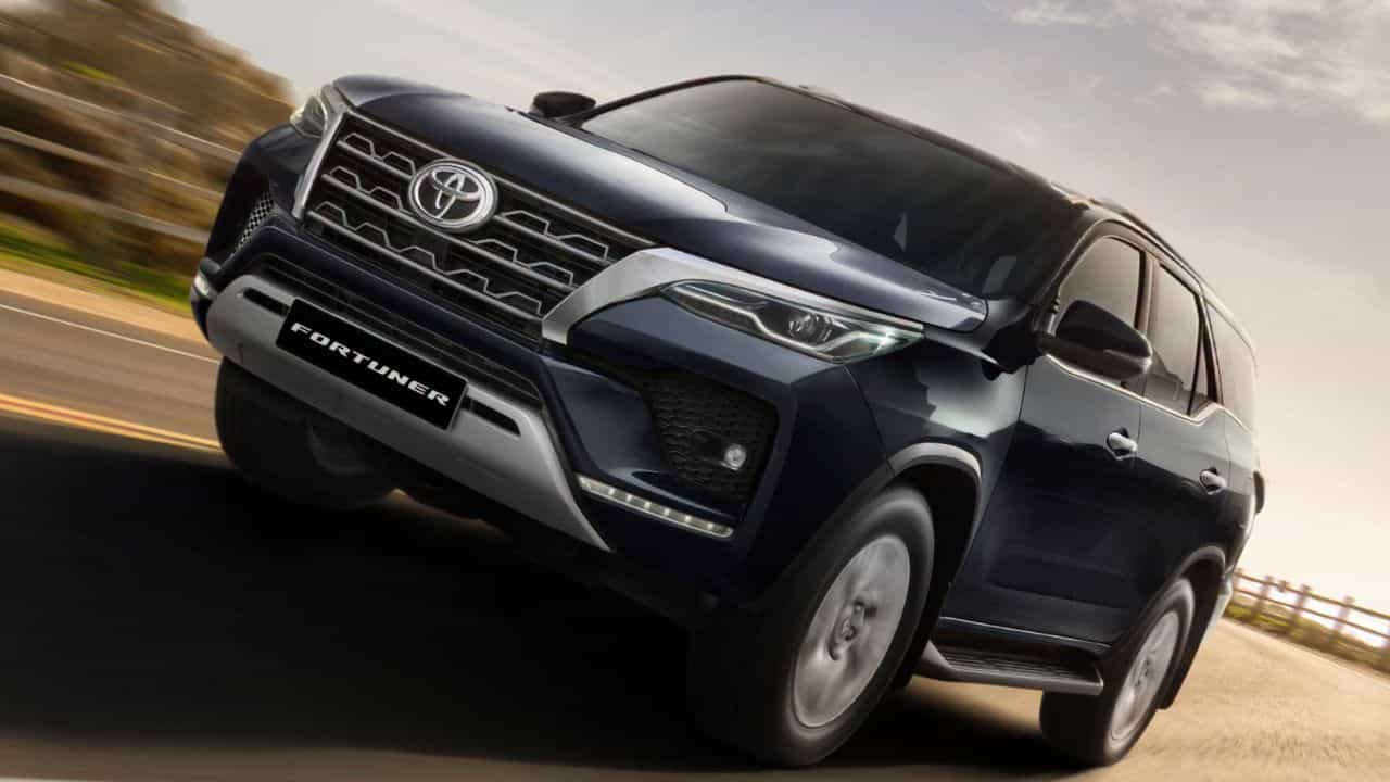 Toyota Fortuner Facelift: ലെറ്റ്സ് വെയിറ്റ്, കിടിലൻ അപ്ഡേറ്റുമായി ഫോർച്യൂണർ എത്തും! അടുത്ത മാസം Toyota Fortuner Facelift: ലെറ്റ്സ് വെയിറ്റ്, കിടിലൻ അപ്ഡേറ്റുമായി ഫോർച്യൂണർ എത്തും! അടുത്ത മാസം
