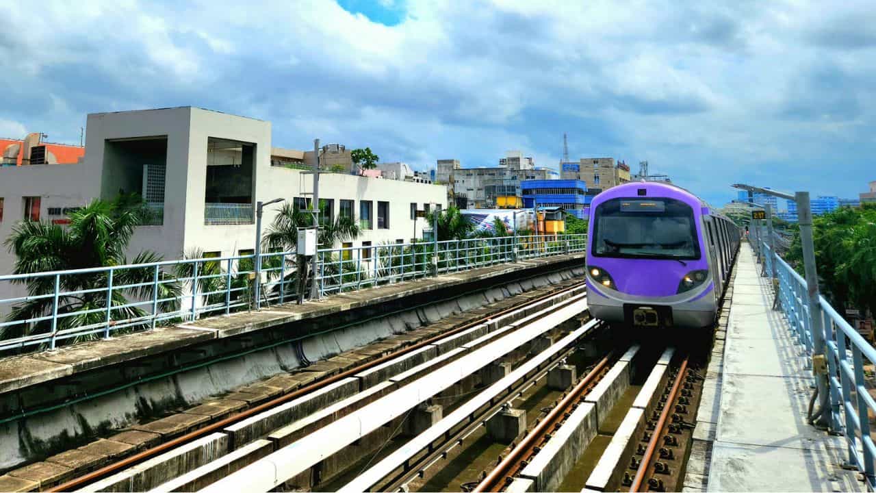 Thiruvananthapuram Metro: മെട്രോ റൂട്ടിൽ സ്ഥലം വാങ്ങാൻ ഉദ്ദേശമുണ്ടോ? വില കുതിച്ചുയരും!