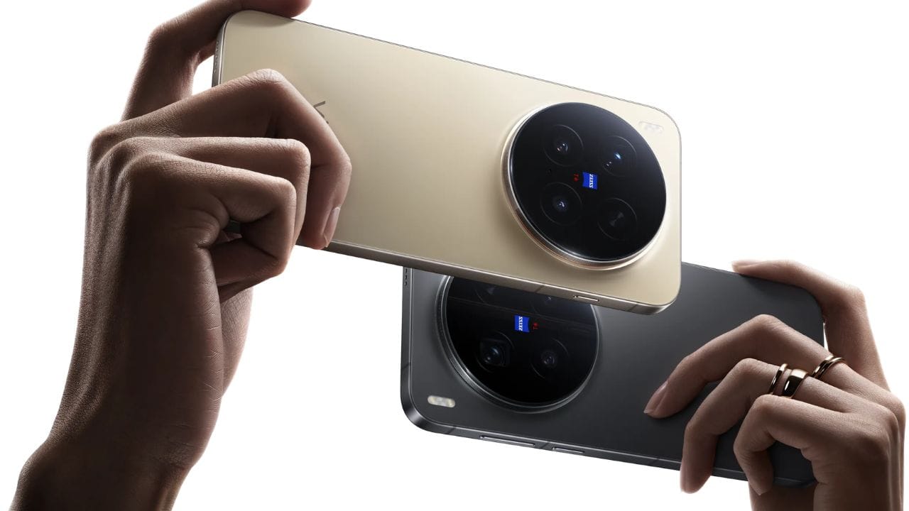 വിവോ X300 Pro-യ്ക്ക് ലഭിക്കാവുന്ന ഏറ്റവും കുറഞ്ഞ ഡിസ്കൗണ്ട് ഡീലുകളിൽ ഒന്നായി ഈ ഫ്ലിപ്പ്കാർട്ട് BBD ഡീൽ വിലയിരുത്തപ്പെടുന്നു. അതിനാൽ, ഓഫർ സെയിൽ അവസാനിക്കുന്നതിന് മുൻപോ സ്റ്റോക്ക് തീരുന്നതിന് മുൻപോ താൽപര്യമുള്ളവർക്ക് ഈ വിലക്കുറവ് പ്രയോജനപ്പെടുത്താവുന്നതാണ്. എലൈറ്റ് ബ്ലാക്ക്, ഡ്യൂൺ ഗോൾഡ് കളർ ഓപ്ഷനുകളിലാണ് ഈ ഫോൺ ലഭ്യമാകുക.