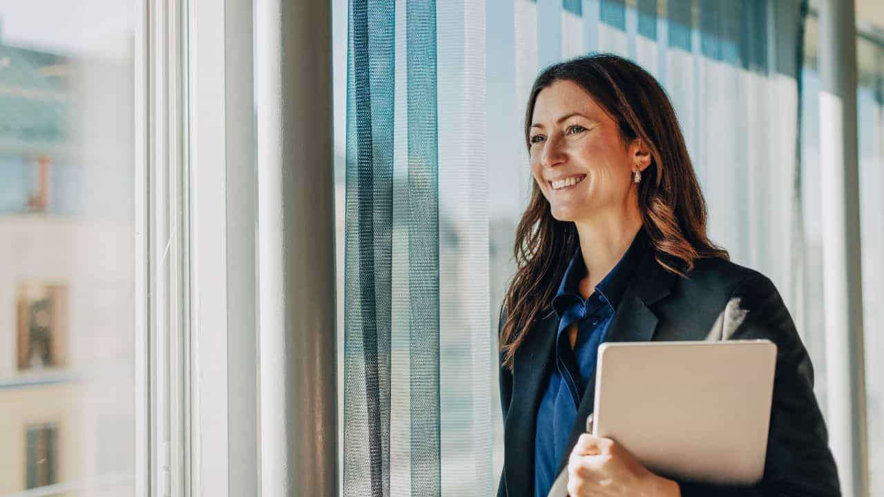 Business Ideas: വീട്ടിലിരുന്ന് വരുമാനം നേടാം; സ്ത്രീകൾക്ക് കുറഞ്ഞ നിക്ഷേപത്തിൽ തുടങ്ങാവുന്ന 5 ബിസിനസ് ആശയങ്ങൾ Business Ideas: വീട്ടിലിരുന്ന് വരുമാനം നേടാം; സ്ത്രീകൾക്ക് കുറഞ്ഞ നിക്ഷേപത്തിൽ തുടങ്ങാവുന്ന 5 ബിസിനസ് ആശയങ്ങൾ