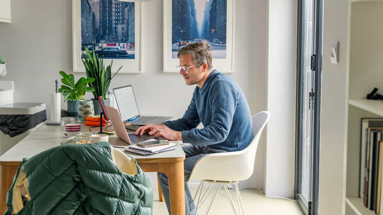 Work From Home Jobs: ദിവസവും ഒരു മണിക്കൂർ മതി, വീട്ടിലിരുന്ന് അധിക വരുമാനം നേടാം Work From Home Jobs: ദിവസവും ഒരു മണിക്കൂർ മതി, വീട്ടിലിരുന്ന് അധിക വരുമാനം നേടാം