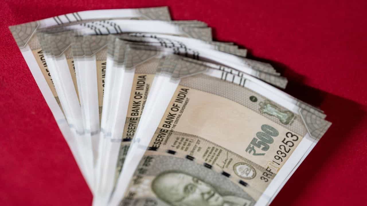 Bonus: സർക്കാർ ജീവനക്കാർക്ക് ദീപാവലി സമ്മാനം! 6,908 രൂപ വരെ ബോണസ്; ആർക്കൊക്കെ ലഭിക്കും? Bonus: സർക്കാർ ജീവനക്കാർക്ക് ദീപാവലി സമ്മാനം! 6,908 രൂപ വരെ ബോണസ്; ആർക്കൊക്കെ ലഭിക്കും?