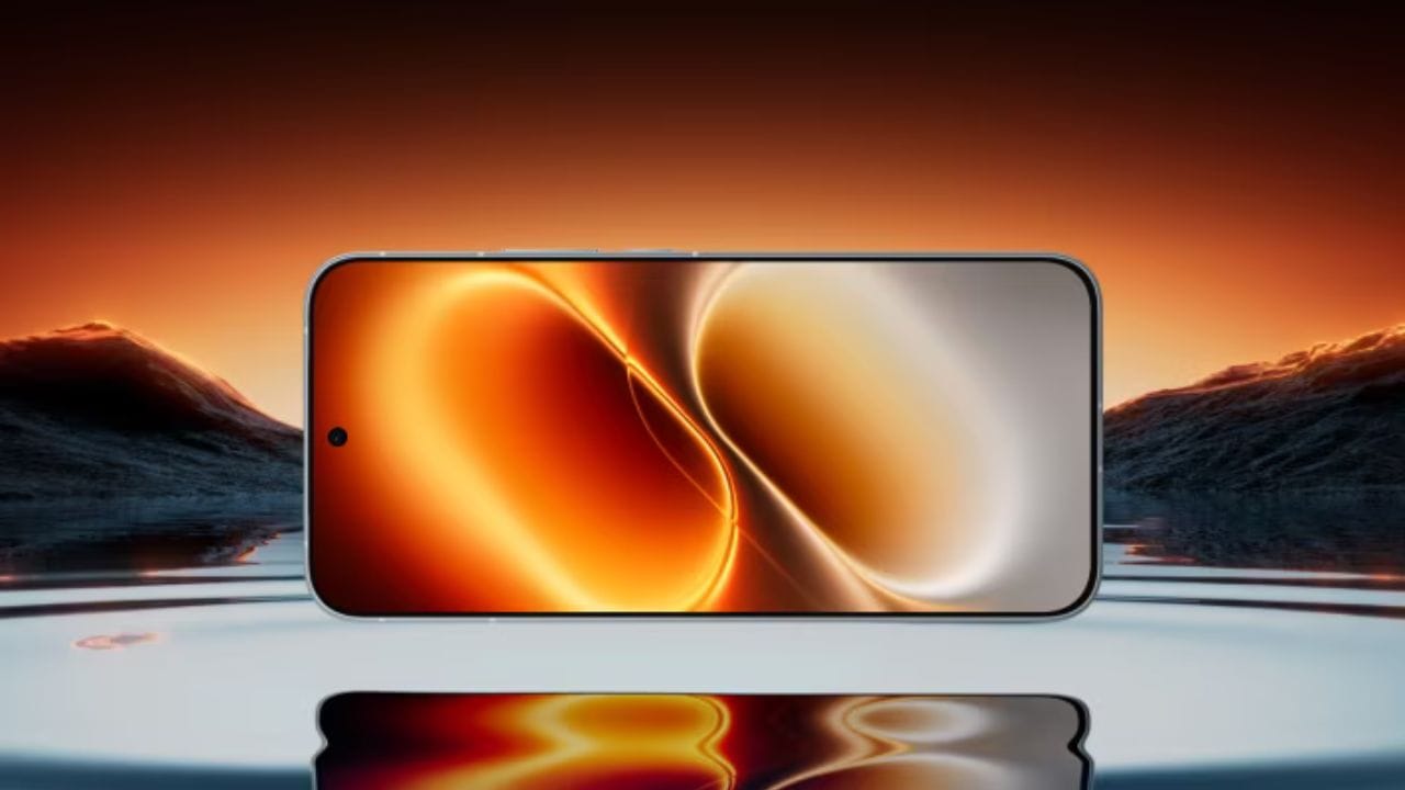 പ്രധാന ഫീച്ചറുകൾ: 6.85 ഇഞ്ച് (3200x1440 പിക്സൽ) 2K+ LTPS AMOLED ഡിസ്‌പ്ലേ (20:9 ആസ്പെക്റ്റ് റേഷ്യോ). HDR10+, 185Hz വേരിയബിൾ റിഫ്രഷ് റേറ്റ്, 1.07 ബില്യൺ നിറങ്ങൾ, DCI-P3 കളർ ഗാമറ്റ്, 2200 നിറ്റ് വരെ പീക്ക് ബ്രൈറ്റ്‌നസ്, 2160Hz PWM ഡിമ്മിംഗ് + DC ഡിമ്മിംഗ്, ഡോൾബി വിഷൻ (Dolby Vision) എന്നിവ ഇതിൽ ഉണ്ട്.